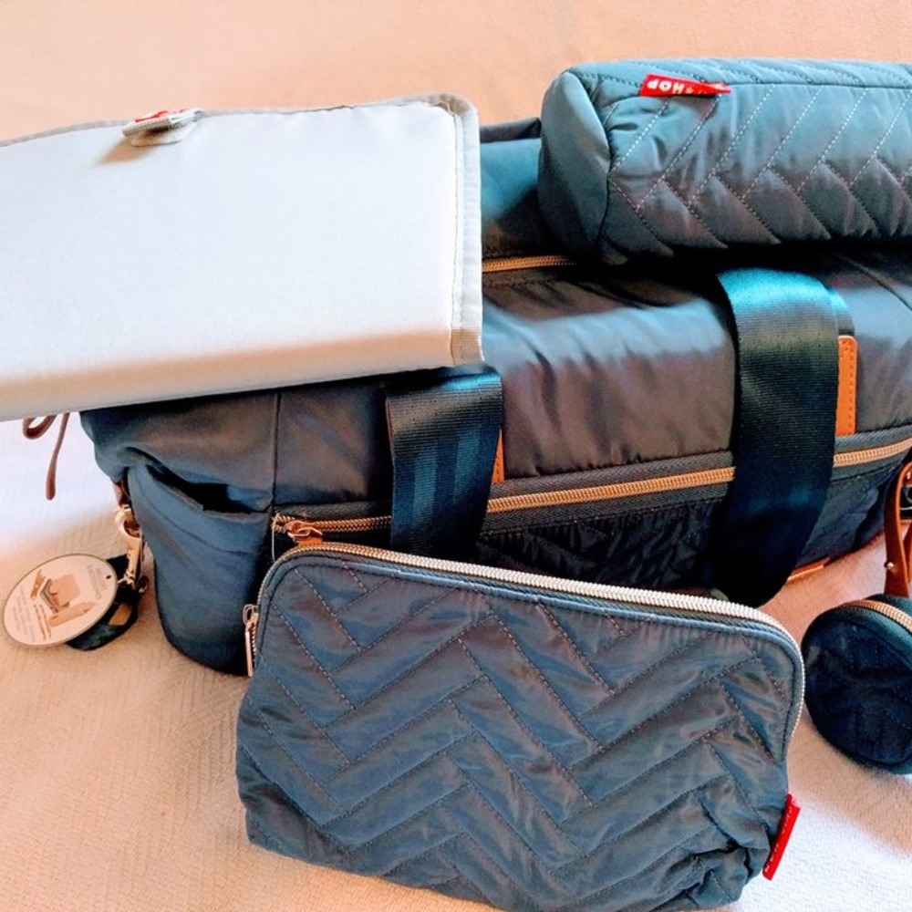 SUITE By SKIP HOP 7-IN-1 DIAPER TOTE BAG